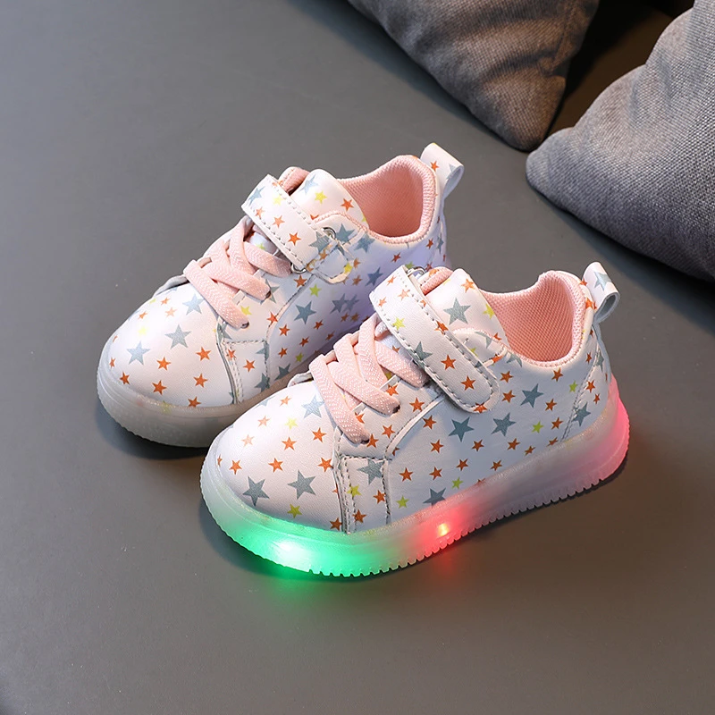 მანათობელი კედი  Shoes
